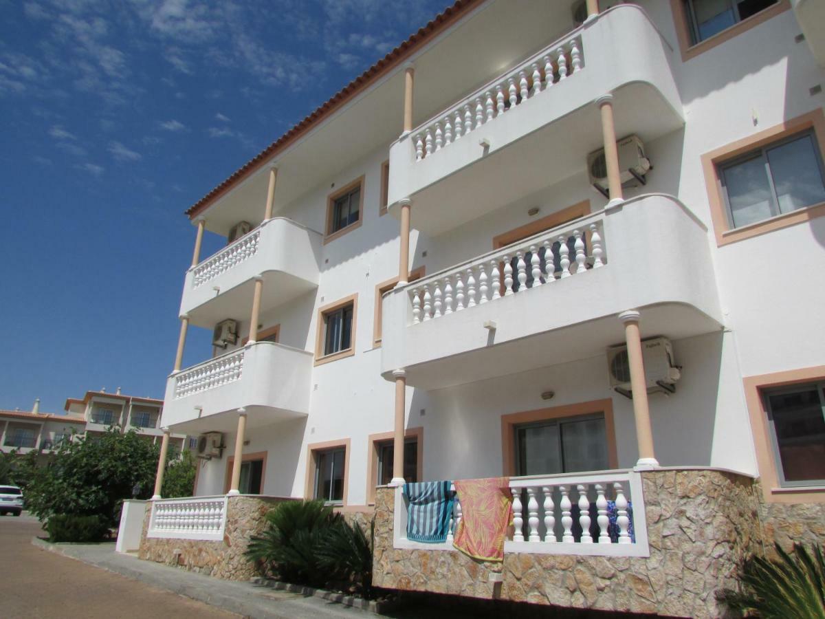 Apartamentos Cabrita Olhos de Agua  Dış mekan fotoğraf